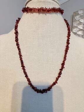 Vintage claspless Garnet Red Chip Bead Necklace 35”